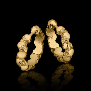 1 18KT yellow gold and natural white diamonds